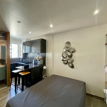 Colisee 1 Champs Elysees Apartment *
